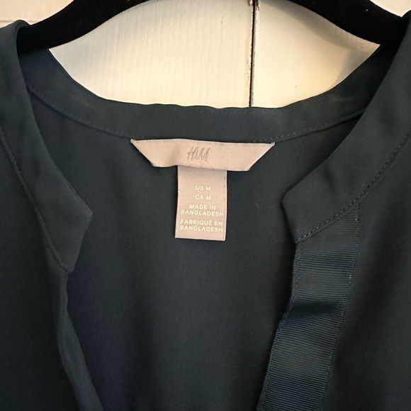 H&M - Dark Teal Sleeveless Blouse - Picture 2 of 3